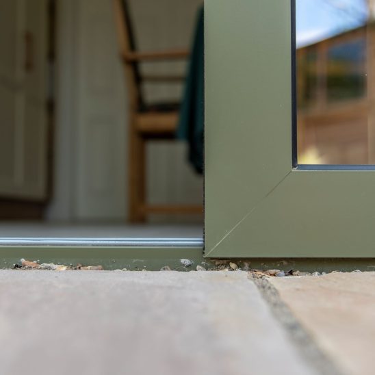 Sunflex SVG30 sliding doors in green with low threshold