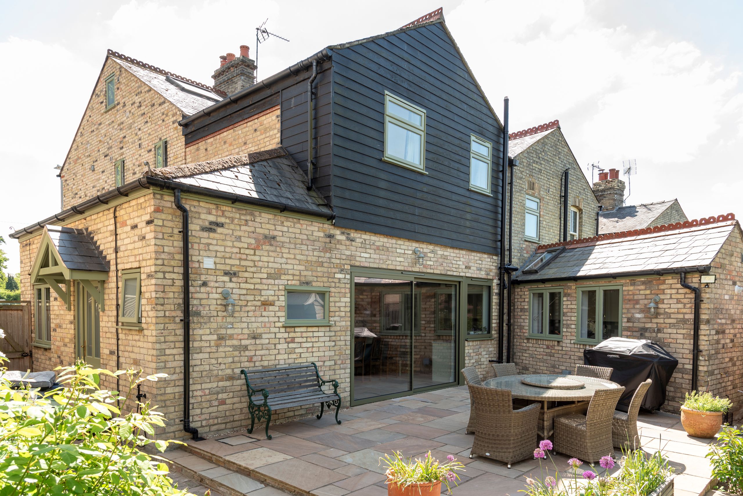 Bringing warmth to Cambridge home with timber and aluminium windows and doors